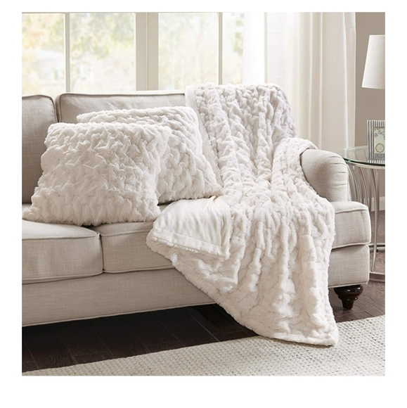 no known brand Other - 🆕️3 Pcs Throw Blanket & Pillow covers Ivory Color